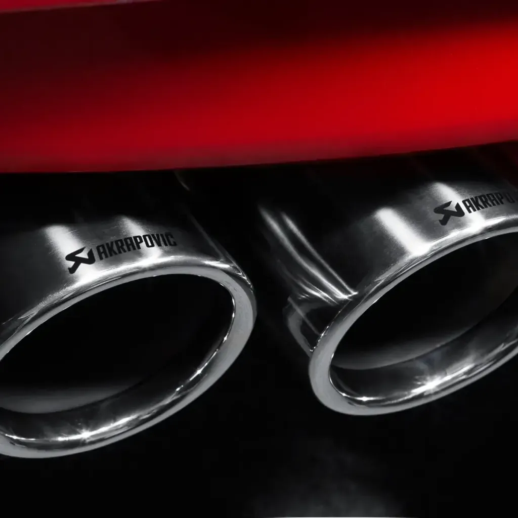 Colas de escape Akrapovič de titanio para BMW M6 F06/F12/F13