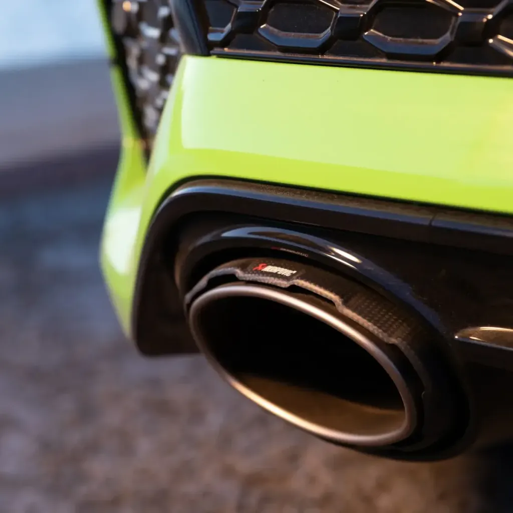 Escape Evolution Line Akrapovič de titanio para Audi RS 3 8Y