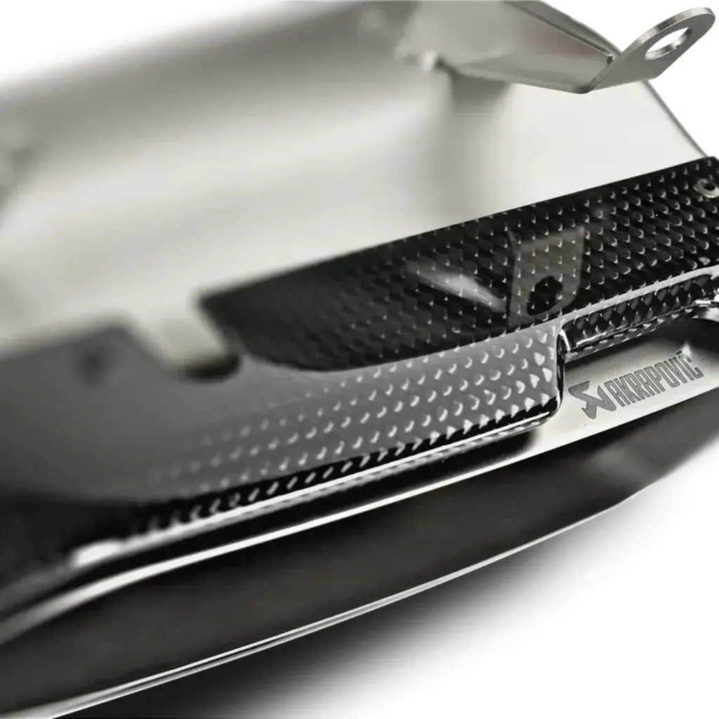 Escape Slip-On Line Akrapovič de titanio para Audi R8